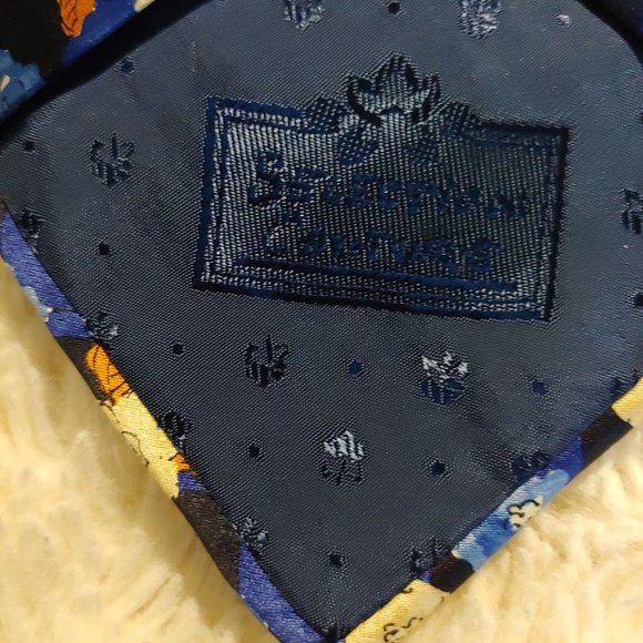 Givenchy Selection Couture #0210 100% Silk Showy Blue Rose Gentlemans Tie - Picture 6 of 9